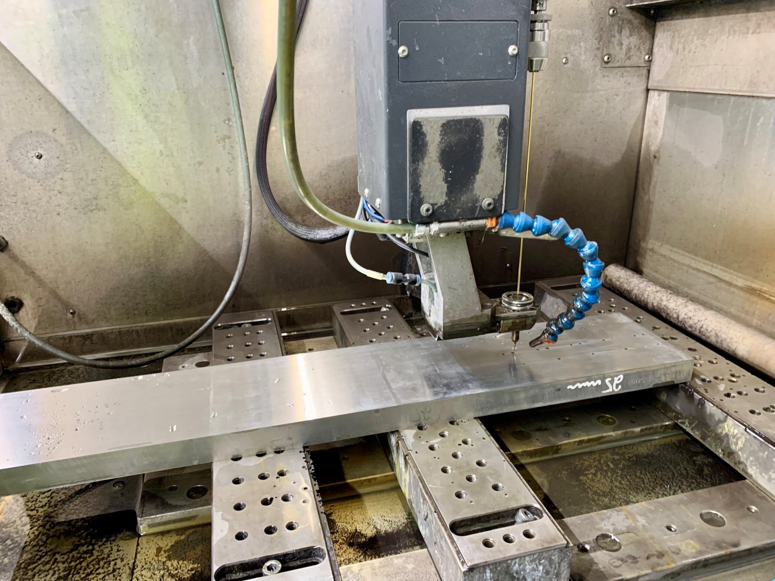 Startlochbohren mit der Erodiermaschine